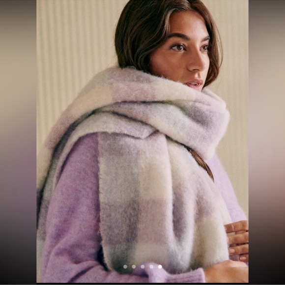 Sezane Louise Lilac and Blue Scarf NWT - Picture 4 of 5